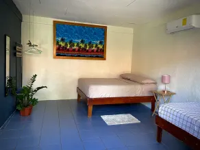 Rooms & Pool Macaws - Habitación