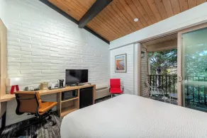 Ramada by Wyndham Santa Barbara - Zimmer