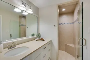 Cedar Creek Lake Views: Gorgeous Mabank House! - Interni
