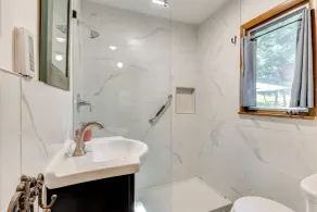 Rustikaler See Harmony Home mit Feuerstelle und Whirlpool! - Innenbereich