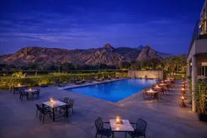 Avisa Hotel & Resort Abu Road - Luxury Pool & Mountain View - Pool
