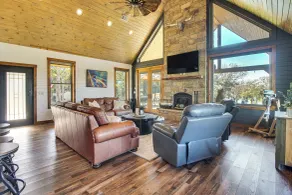 Upscale A-frame Escape w/ Lake Access in Quinton! - Interiör