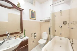 The Elgin Norkhill - Heritage Resort and Spa - Bathroom