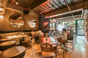 The Somos Beats Hotel & Rooftop - Restaurant