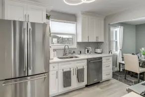 2 Mi to Airport High-End Cheektowaga Home! - Interior