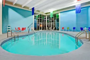 Travelodge by Wyndham Iowa City - Piscine
