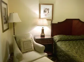 The Embassy Hotel  - Chambre