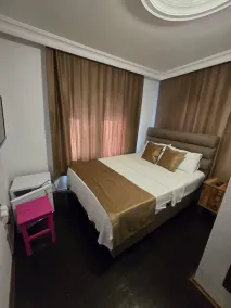 QMEYDANN - Room