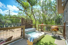 Snuggle Inn Wimberley Cabin w/ Fire Pit + Deck - Innvendig