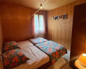 Familienfreundliche Wohnung mit Terrasse, Garten und Grill | Bergblick | Haustiere erlaubt - Zimmer