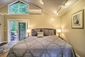 Quiet Studio Escape ~ 2 Mi to Blue Ridge Parkway! - Interiør