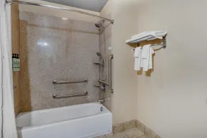 Best Western Shelby Inn & Suites - Badezimmer
