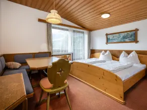 Gruppenhaus Weinberghof mit Kino, Spa & Terrasse - Værelse