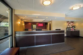Red Roof Inn PLUS+ Chicago - Willowbrook - Lobby
