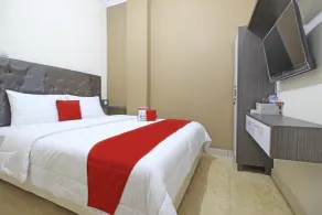 RedDoorz at Greenhouse Tegalwaras Palagan - Room