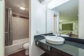 Days Inn by Wyndham Cincinnati I-71 - Badeværelse