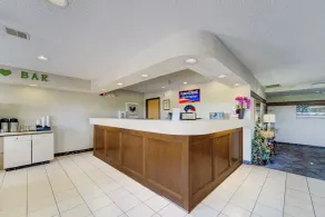 Capital O Amerihost Inn and Suites Mexico Hwy 54 MO - Rezeption