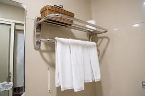 Deer Traveler Hostel - Bathroom