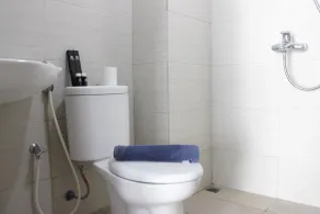 Artistic 1BR Apartment at Gateway Pasteur near Exit Toll Pasteur By Travelio - Bathroom