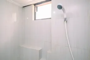 Good And Homey Studio At Kebagusan City Apartment - Badezimmer