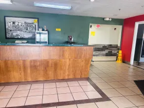 Super 8 by Wyndham Kennett - Reception