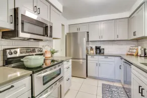 Peace & Serenity in Gresham! Sleek Home w/ Yard - Interior