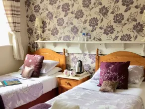 Plumpton Court - Habitación