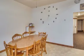 Walkable Main St Studio Near Lake Cochrane - Interiør