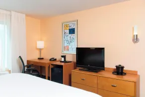 Fairfield Inn & Suites by Marriott Omaha Downtown - Room