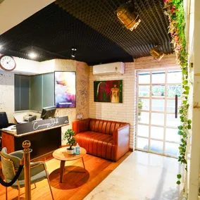 Bloom Boutique l Bandra - Restaurant
