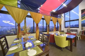 Paragon Hotel and Suites - Restaurant