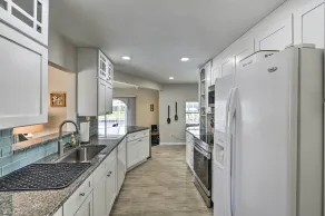 Canal-Front Cape Coral Family Home: Pets Welcome - Interiör