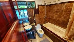 Tortuguero Adventures GuestHouse - Bathroom