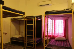 Shepherd Stories - Hostel - Room