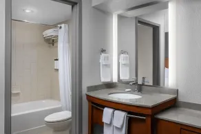 Hyatt Place Indianapolis Airport - Salle de bain