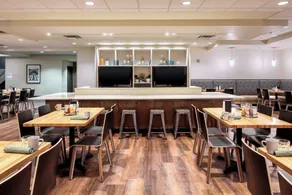 Holiday Inn & Suites Atlanta Airport North by IHG - Restaurang
