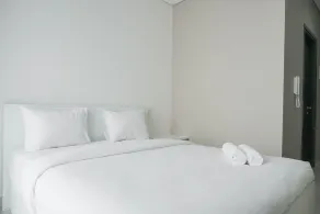 Modern And Comfort Studio At Ciputra International Apartment - Zimmer