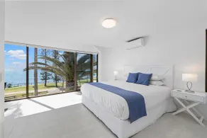 Alexandria Apartments - Room