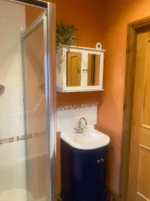 Cabin Sleeps 4 with Hot Tub and Parking - Salle de bain