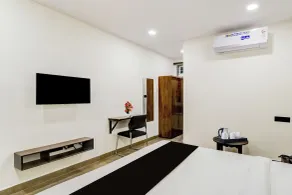 Townhouse OAK Owaisi Hospital Mailardevpally Formerly Tolkanti Arc - Chambre