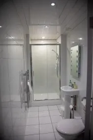 Carmel House - Bathroom