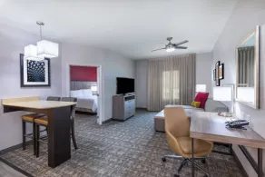 Staybridge Suites - Houston IAH Airport East by IHG - Chambre