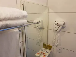 Tulipa Hotel - Bathroom