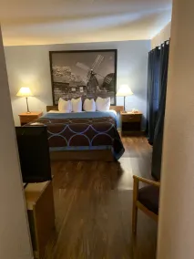 Super 8 by Wyndham Kingston - Chambre