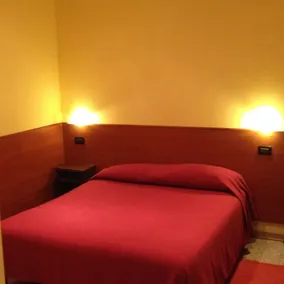 Albergo Parigi - Habitación