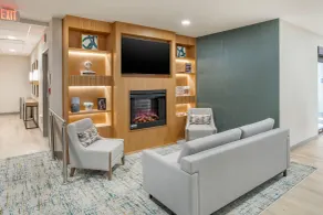 Four Points by Sheraton Newark Airport - Lobby