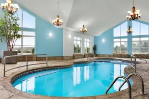 Days Inn by Wyndham Kingston - Piscine