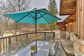 Peaceful Shasta Cascade Getaway on 15-acre Ranch! - Intérieur