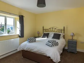 700 Westport - Room