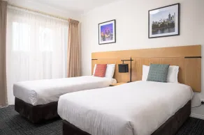 MainStay Suites Kew - Room
